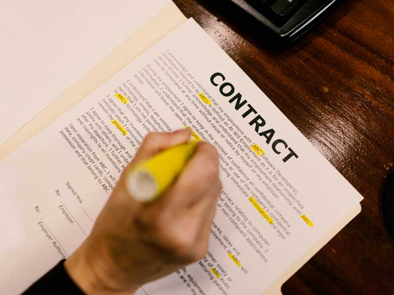 Contract disputes resolution at Pilgrim Hope Solicitors